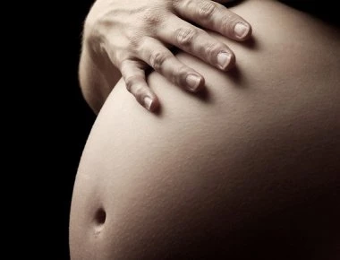 37χρονη συνελήφθη στο Κερατσίνι αφού γέννησε- Ήταν στον 7ο μήνα και δεν γνώριζε ότι ήταν έγκυος